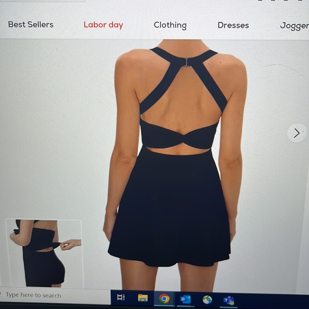 Backless athletic dress with shorts. - Picture 2 of 2